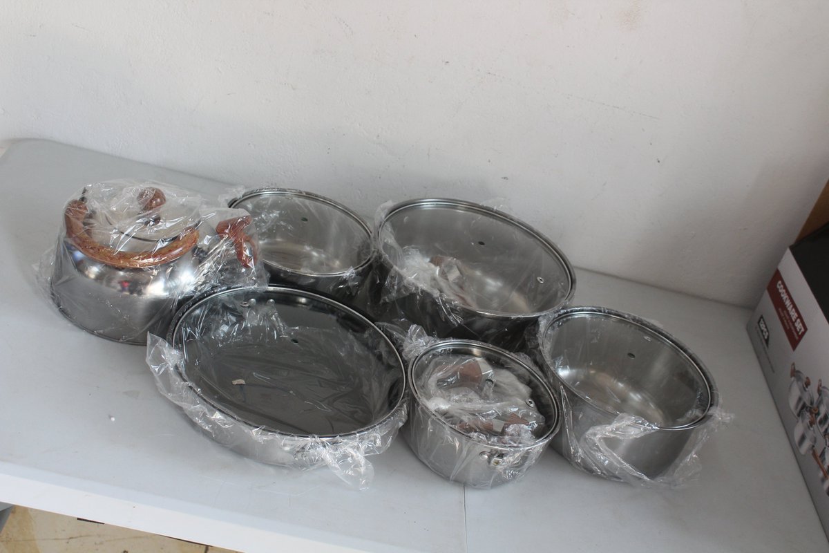 OnlineAlinafe's tweet photo. Cookware Set

12 pieces
Adjust a health
Adjust a nourishment
Useable on gas
They are ceramic 

MWK130,000

[0997031940] [0988214332]https://t.co/wDFNFiZPLN https://t.co/FSGEfPLU9l