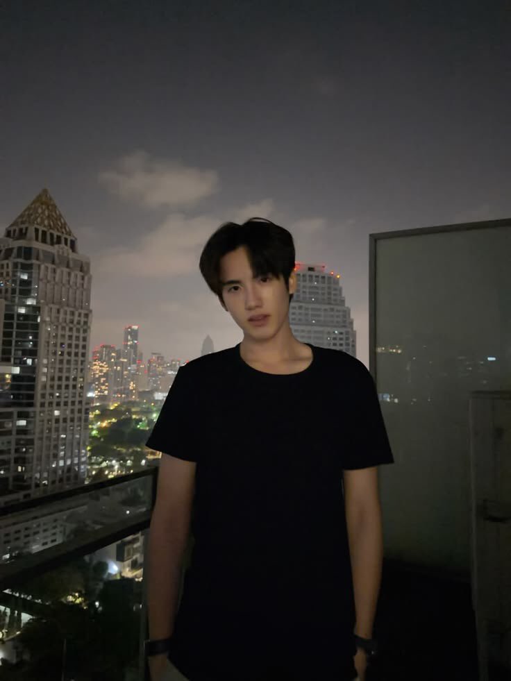 icexzchom's tweet photo. เฮียกับเสื้อดำพอดีตัว ใครอยู่ไหวก็อยู่
ทางนี้ไม่ไหวว เดรสเลยมันโซฮอตเกิ้นน🫠 https://t.co/Xt9UC6wvtt