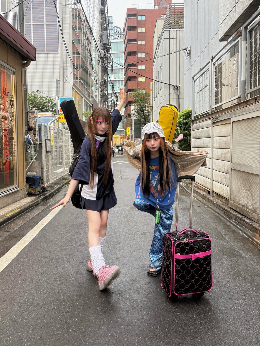 diig_sara's tweet photo. ハッピージャムジャム サイコーやってきた
足使わなくていい弾き方はありますかｧ https://t.co/vzBI95pY38