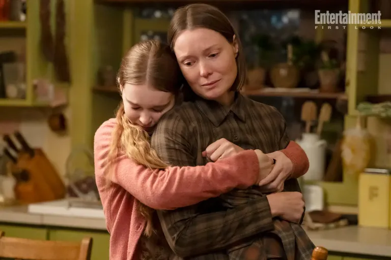 mayutyler's tweet photo. Les premières images de « Carrie » présentent un aperçu de la série Stephen King de Mike Flanagan pour Prime Video. https://t.co/RyHxPqnU1Z