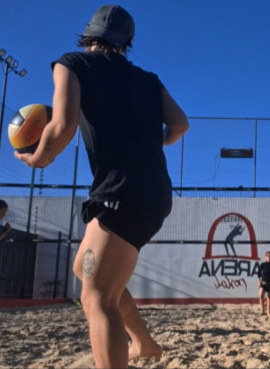onlyyabutch's tweet photo. vai ter butch jogando vôlei SIM! https://t.co/FpMo3fHjVT