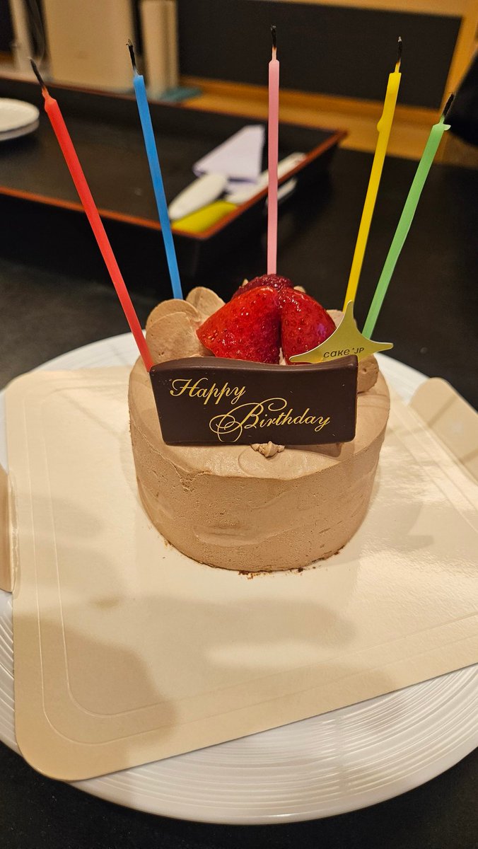 tak8956's tweet photo. 誕生日のお祝いにといちゃんが温泉旅行をプレゼントしてくれた！
こんなにちゃんとリアルで誕生日祝われたの久しぶりすぎた…！ https://t.co/6t07uVlD5T