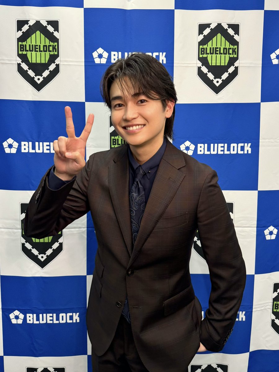 sho_nishigaki_'s tweet photo. 映画『ブルーロック』ワールドプレミア、
雨の中ご来場くださった皆さま、
そして配信を見てくださった皆さま、
ありがとうございました⚽️✨

映画は8月7日（金）公開です！
お楽しみに！🔷

#ブルーロック

byマネージャー https://t.co/SWQQ0cw0Cr