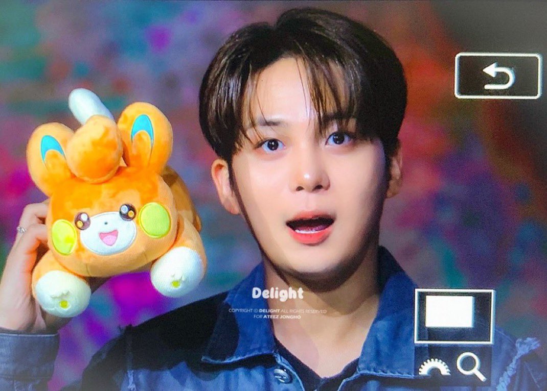 mingimangimong's tweet photo. CHOI SAN U GENIUS HE LOOKS JUST LIKE PAWMI 😭😭😭😭😭😭😭😭😭😭 https://t.co/LYGNYcC5oZ