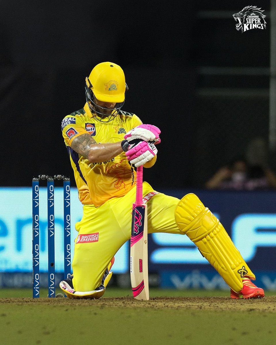 CSKFansOfficial's tweet photo. Super Birthday wishes to our Super Man Faf 💛🥳 https://t.co/Ij7Y09AgEu