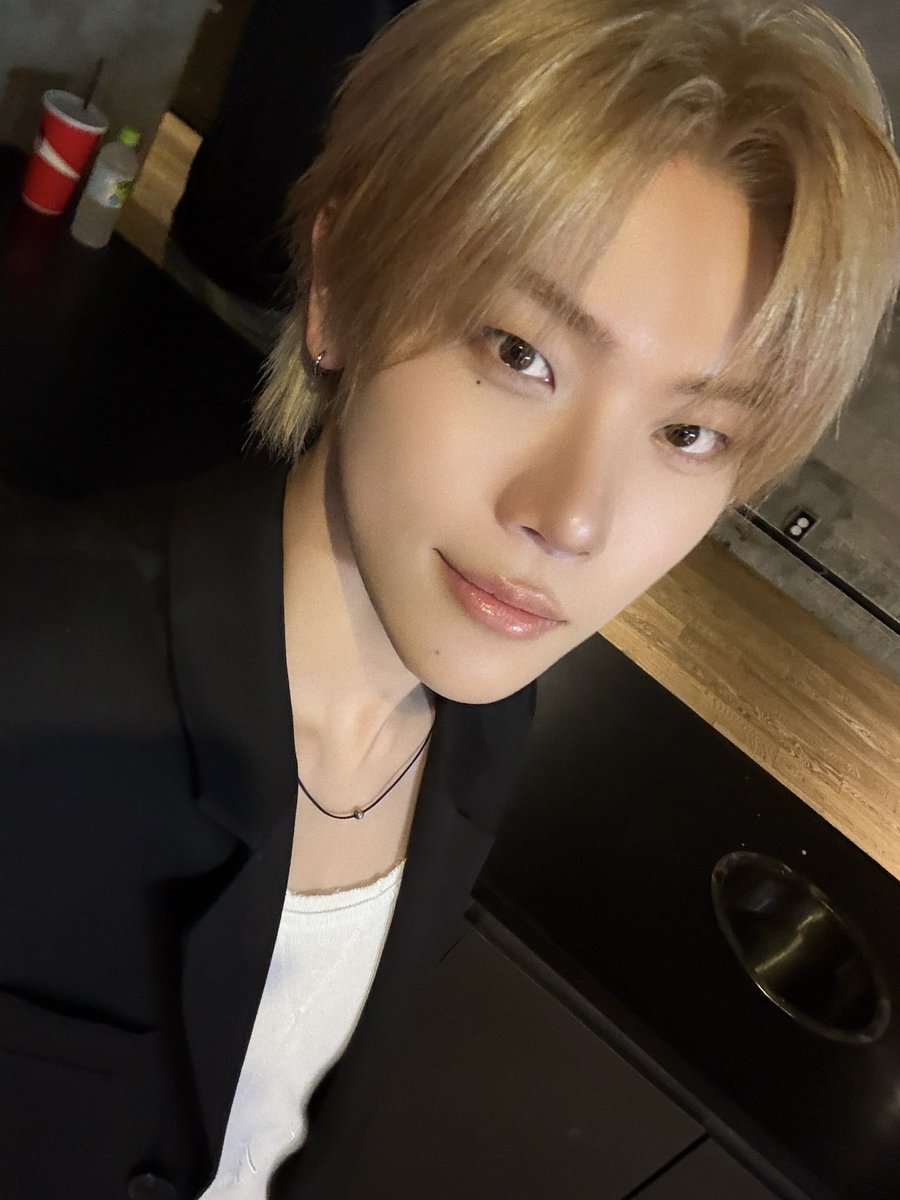 CYE_MEMBERS7's tweet photo. 짜잔 머리 바꾸고 호프 시사회 다녀왔어~
너무 꿀잼이얌~!😳👍🏻

#장여준 #JANGYEOJUN 
#CLOSEYOUREYES #클로즈유어아이즈
#CYE #클유아 https://t.co/jYyR61jGG4