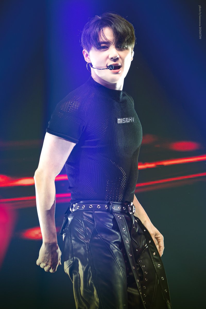 kunstnxia's tweet photo. 2026 XIA 6TH ASIA TOUR CONCERT 'GRAVITY' in OSAKA 20260709 김준수 XIA https://t.co/maisZSWLs0