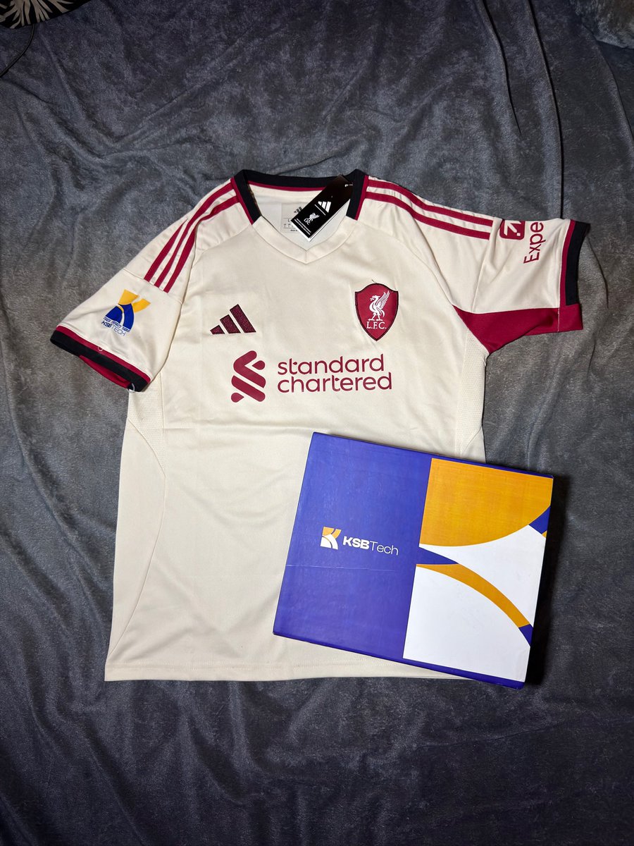 KSBXCHANGE's tweet photo. Your sure Cryptocurrency Vendor sharing love today. 

Download the KSBTECH App and get trading. This is the last week of the Free Jersey.. 

Don’t miss out on it. https://t.co/HFgd4qINjQ