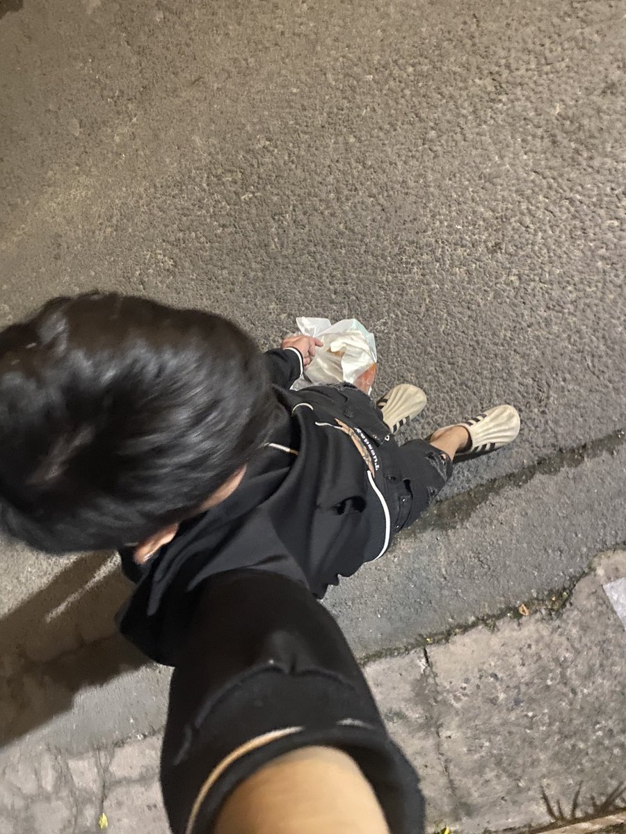 cautu8k's tweet photo. Hôm nay đi lên Co.opmart để mua tí đồ ăn vặt sẵn chụp cho anh em coi hẹ hẹ https://t.co/l5G7dCTJnr