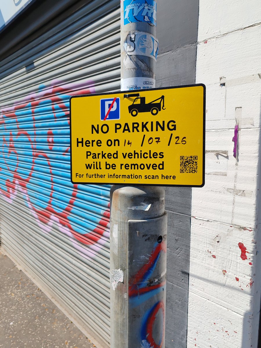Cessnock_Issues's tweet photo. @GlasgowCC - awesome that you're cleaning gutters on Paisley Road West but can the drain cover that's not been there for 2 years be replaced at the same time outside the Chicken Cottage ?!?!? https://t.co/U2dywY5f7R
