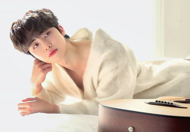 jaempregs's tweet photo. the milf energy this picture radiated... https://t.co/W9JsJMNoBO