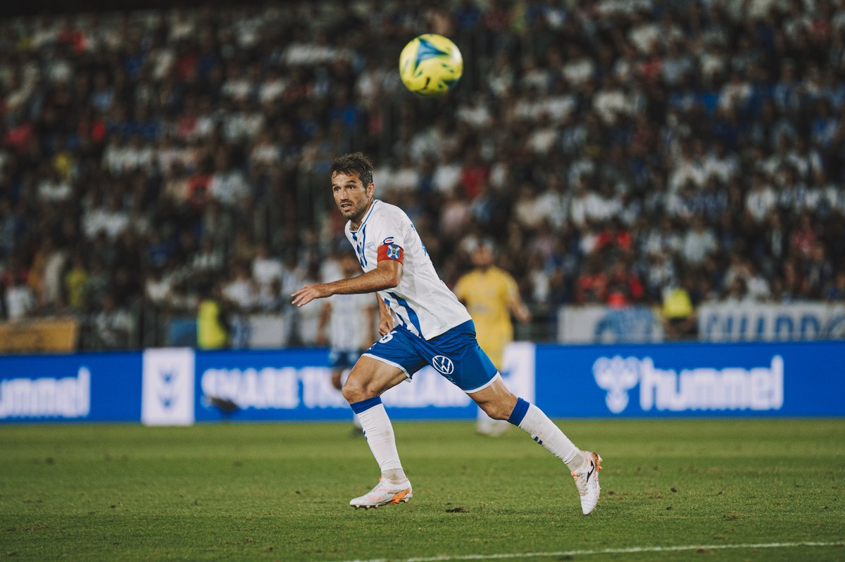 CDTOficial's tweet photo. ⚽️ 𝗟𝗮 𝗰𝗮𝗿𝗿𝗲𝗿𝗮 𝗱𝗲 𝗔𝗶𝘁𝗼𝗿 𝗦𝗮𝗻𝘇 🔝

🔗 https://t.co/GV92ZlISnL

#EternoAitorSanz #TanNuestro

(📷 @sanacosta_) https://t.co/2xJNCFtltO