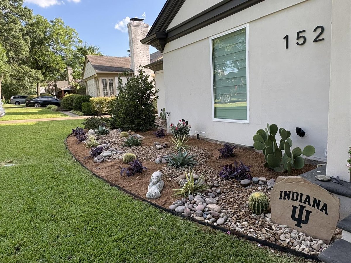 lwlandscapingtx's tweet photo. Low maintenance. Big impact. 🌵☀️

This custom xeriscape is built to handle the Texas heat with drought-tolerant plants, natural stone, and timeless curb appeal; all while using less water.

#Xeriscape #TexasLandscaping #CurbAppeal #LWLandscaping https://t.co/wK0DPgcNy4