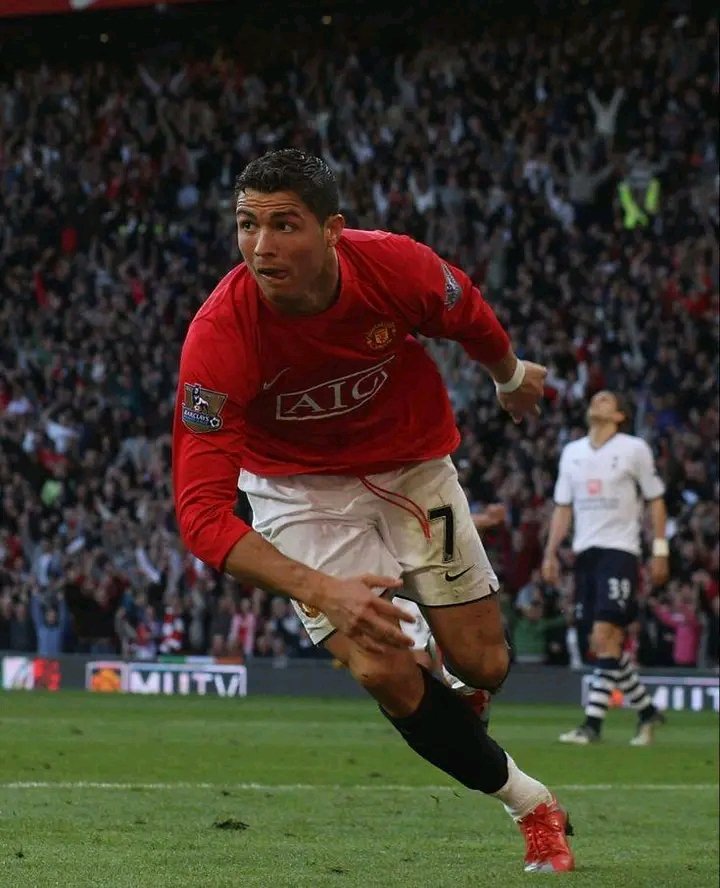 exoticreds's tweet photo. Time changed everything... except Ronaldo's aura https://t.co/TQ9JiQa7K0