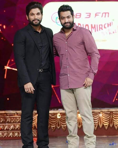 ShankarTweetzz's tweet photo. 2029 Election Tarvatha  #YSRCP Complete Ga Bhoosthapitham Ayipoyi Political Space Vastundi, #Tarak Or #AlluArjun  2034 Election Ni Target Chesukuntu Political Strategies Chesthe Better

#TVKVijay Success Tarvatha Movie Stars Ni Underestimate Cheyakandi👍

#AndhraPradesh https://t.co/wGEJp3Ep7b