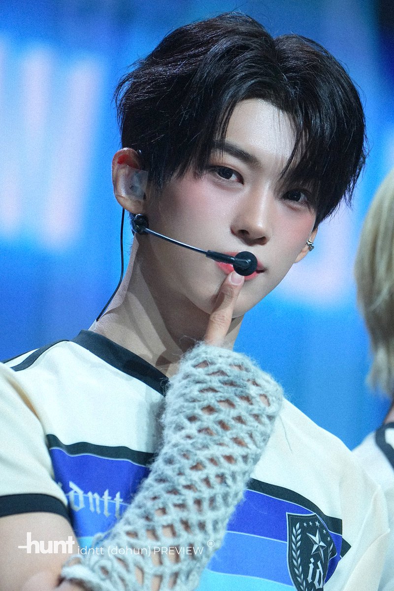 hunt_dohun's tweet photo. 260713 쇼케이스

#김도훈 #kimdohun  
#아이덴티티 #idntt #アイデンティテ #ドフン #unevermet #yesweare #itsnotover https://t.co/AQmxnbZLZ1