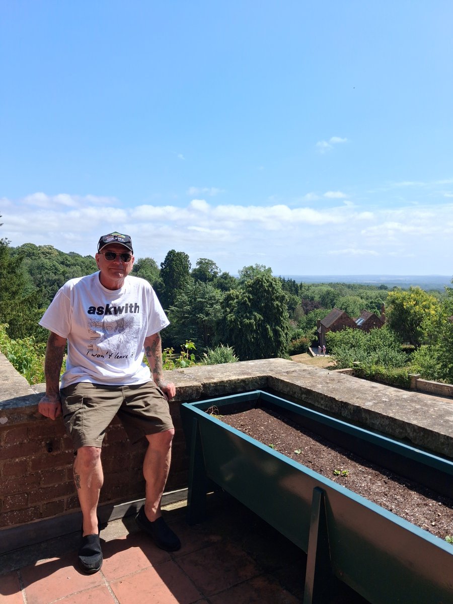 rickblackman01's tweet photo. Hey Robin @Robin_Askwith . At  Chartwell, Winston Churchills home for lunch and this chap Phil noticed my Askwith T Shirt (a @ConfessionsPete creation). We bonded immediately and he started quoting lines from the film! #AskwithArmy #BlessThisHouse https://t.co/GfsGqnYKhL