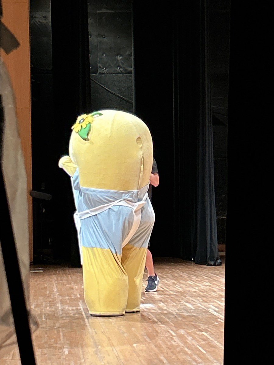 funassyi's tweet photo. みんなー今日も一日お疲れ様なっしー♪
ヾ(。゜▽゜)ノ大阪梨ミ楽しかったなっしなー♪14年経っても変わらずにイベントに来てくれてみんなありがとうなっしー♪
オンライン視聴もありがとうなっしなー♪
来週は札幌みんなよろしくなっしー♪

明日も元気に過ごせます様に梨汁ブシャー:＊
もやくいこみ https://t.co/48W95zqt1Q