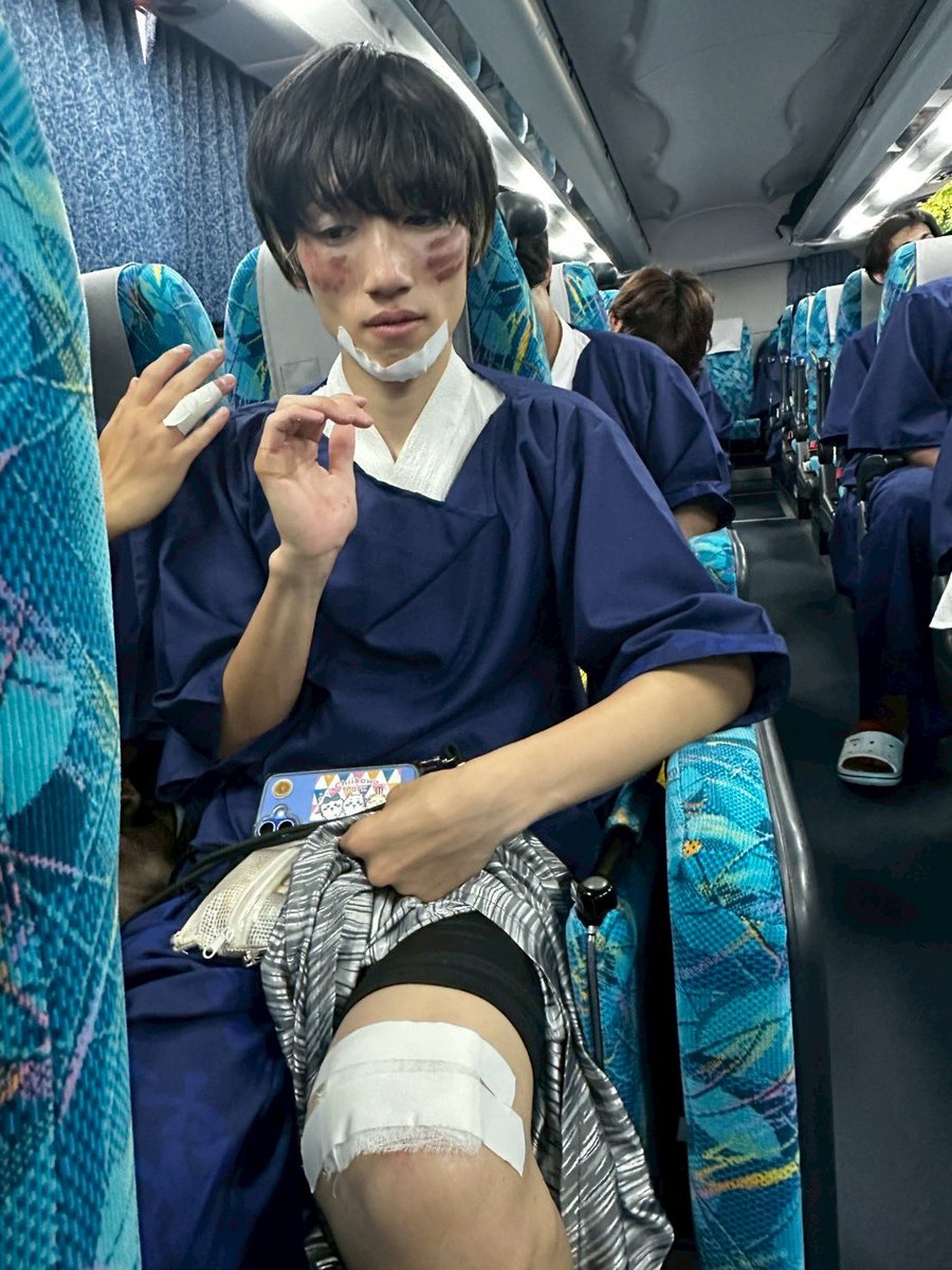 startup0712's tweet photo. 1日遅れですが31歳になりました
ギフトは年齢から31アイス、ししゃめき演舞の影響でドーナツを大量にいただいたので頑張って太るのだ。
今年は仕事がバキバキなので生きることが目標でっす！！
仲良くしてくれ〜〜〜 https://t.co/cxsmK47iIP