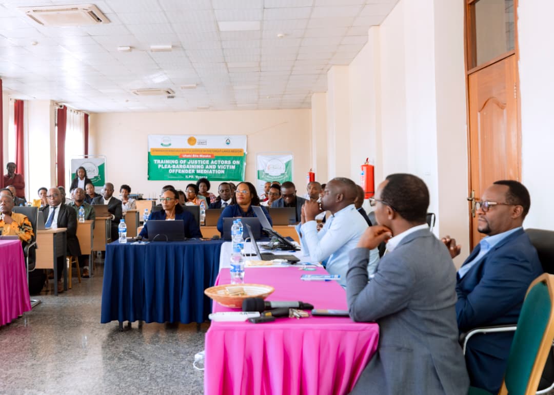 iPeace_GL's tweet photo. What happens when judges rethink their role in justice?

The answer came from our previous cohort, where many participants shared that the training changed their understanding of their role in implementing Rwanda's Criminal Justice and ADR policies.

Today, in partnership with @LegalPracticeRW,  welcomed another 50 judges for the 7th cohort on plea bargaining and victim-offender mediation.

#ADR #AccessToJustice #JusticeReform @RwandaJudiciary @Rwanda_Justice @NLinRwanda