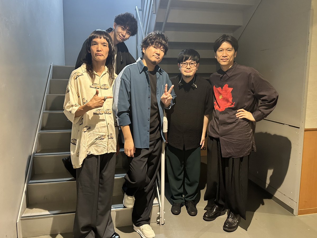 hata_official's tweet photo. ライブナタリー “離婚伝説 × 秦 基博”
ご来場いただきありがとうございました🌃

----
▽Setlist▽
M1. やわらかな午後に遅い朝食を
M2. 鱗(うろこ)
M3. トレモロ降る夜
M4. 泣き笑いのエピソード
M5. ポケットに魔法を入れて
M6. 自画像
M7. シンクロ
M8. キミ、メグル、ボク
M9. メトロ・フィルム
----

@rkndnsts 
「僕らをつなぐもの」の素敵なカバーありがとうございました！！！

📸西槇太一

#ライブナタリー
#離婚伝説 #秦���博