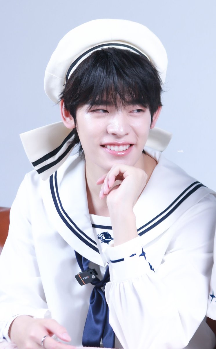 Sssandjii's tweet photo. วันนี้ปิ๊ปจบหลังกล้องมาก  น่ารัก  🥺🤏💖

#RainbowElephantWithTeeTeePor
@porsuppakarn   #porsuppakarn https://t.co/wMZyBMQ99P