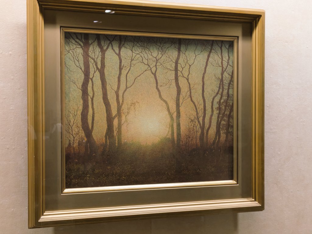 OMATHU_HSP's tweet photo. 昨日、渋谷��松涛美術館の特別展「高野野十郎展」に行ってきました。

写実的に描くことにこだわり、細部にまで形や色、光の観察が行き渡り、本物と思えるような絵が展示されていました。

自画像の鬼気迫る眼差しや重厚な感じが、心に響きました。 https://t.co/EgOGicWb5H