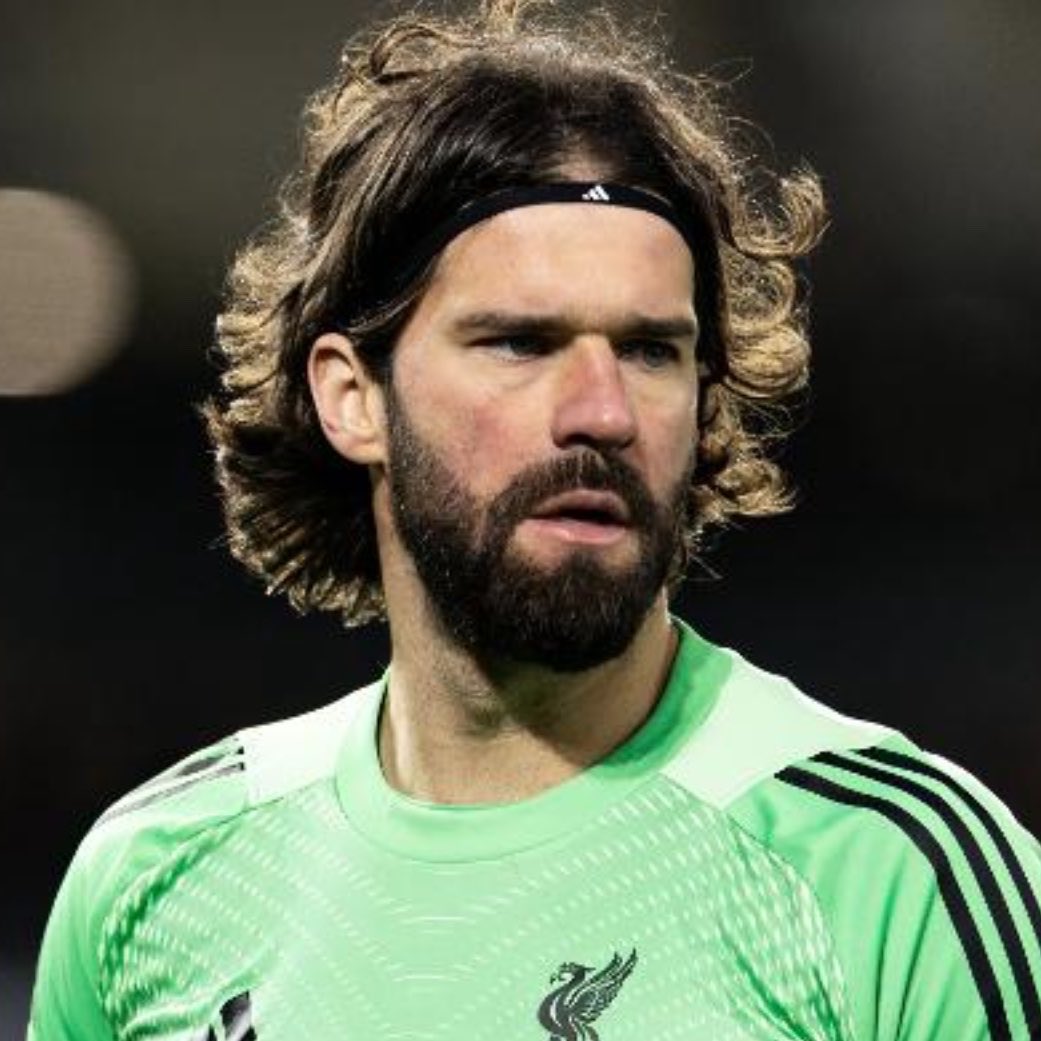 choquei's tweet photo. 🚨AGORA: Alisson reforça compromisso com a Seleção Brasileira e diz estar disponível para a próxima Copa do Mundo. https://t.co/TecIjhDfa6