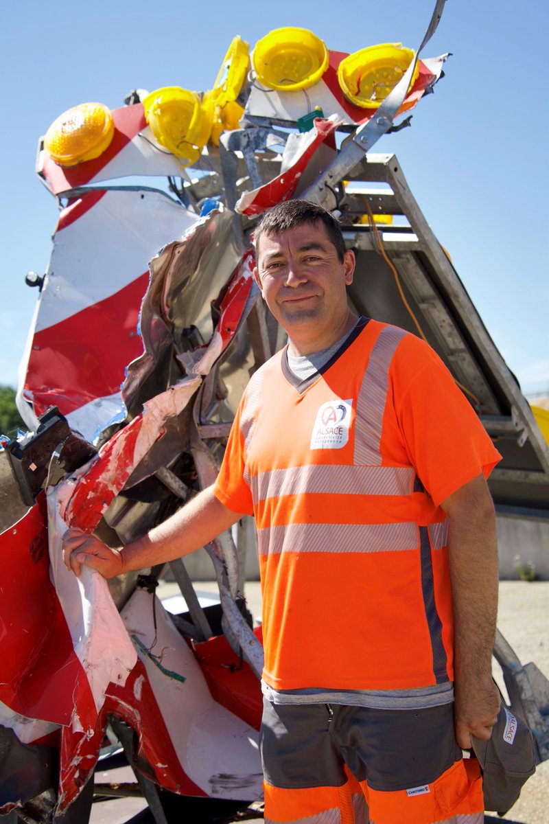 F_Bierry's tweet photo. ⚠️[ROUTES] En ces jours de chassé-croisé sur les routes d'#Alsace, pensez à ralentir et à libérer une voie de sécurité pour protéger nos 1000 agents des routes de la Collectivité européenne d'Alsace, nos pompiers, gendarmes, policiers et dépanneurs mobilisés pour votre sécurité. https://t.co/xqe5KP9PN7