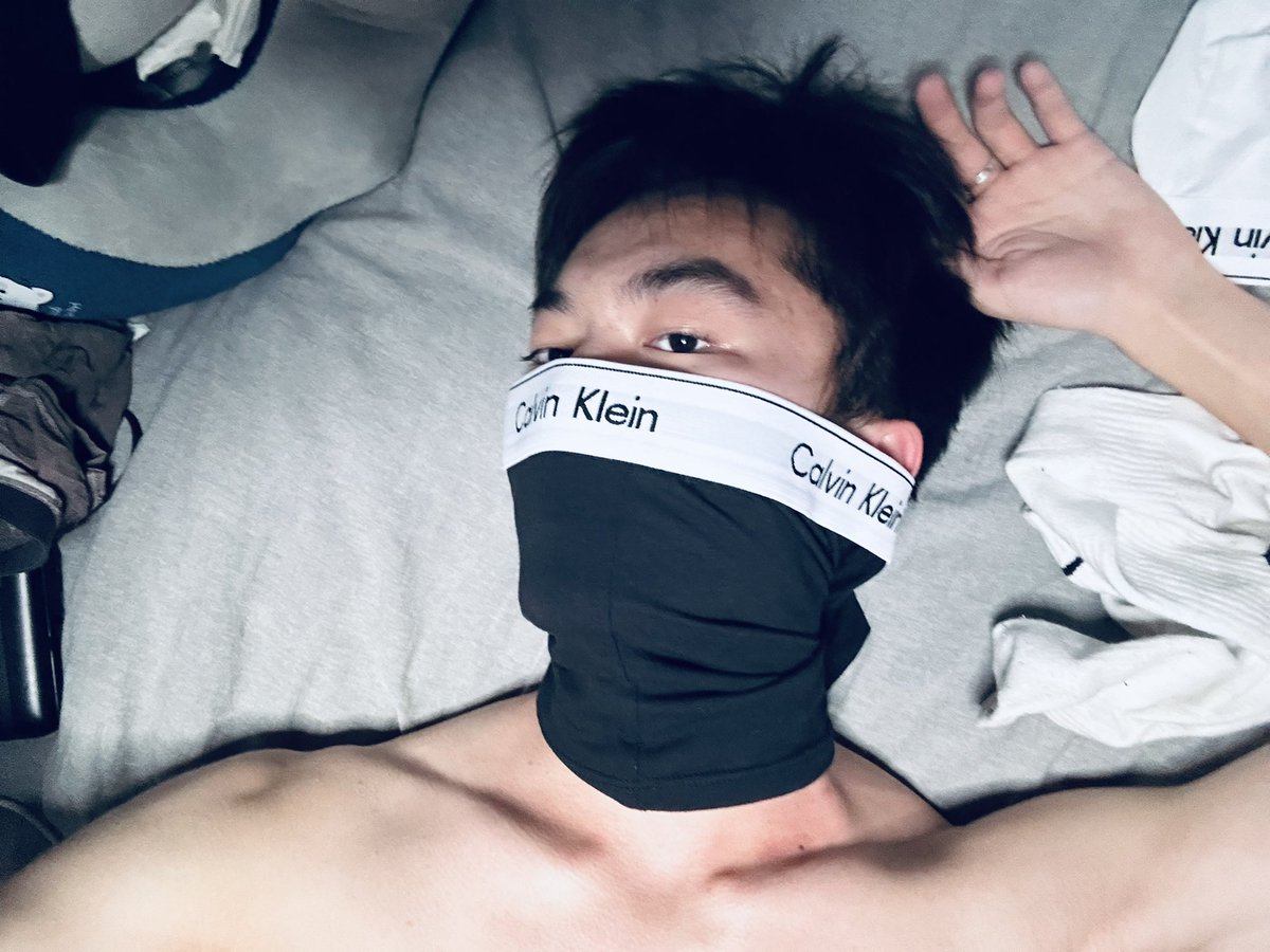 Pankey_J559's tweet photo. 为什么我拍出来这么丑？
为什么我拍出来像是在被QJ？ https://t.co/na8QeNqgVy