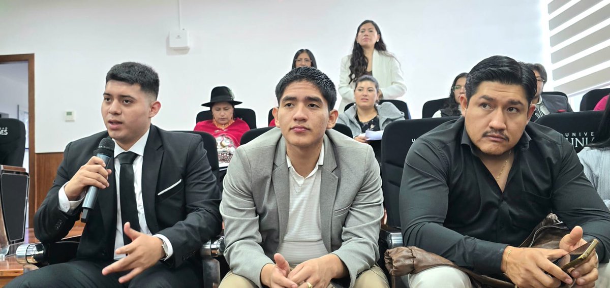 SRIoficialEc's tweet photo. #SRIZonal3

Participamos en la conferencia "Impugnación de Reclamos Tributarios en la Vía Administrativa", dirigida a estudiantes de Derecho de @UNIANDES_ec.

Fortalecemos la educación tributaria y promovemos la formación de los futuros profesionales del país. https://t.co/3h1MADWCBM