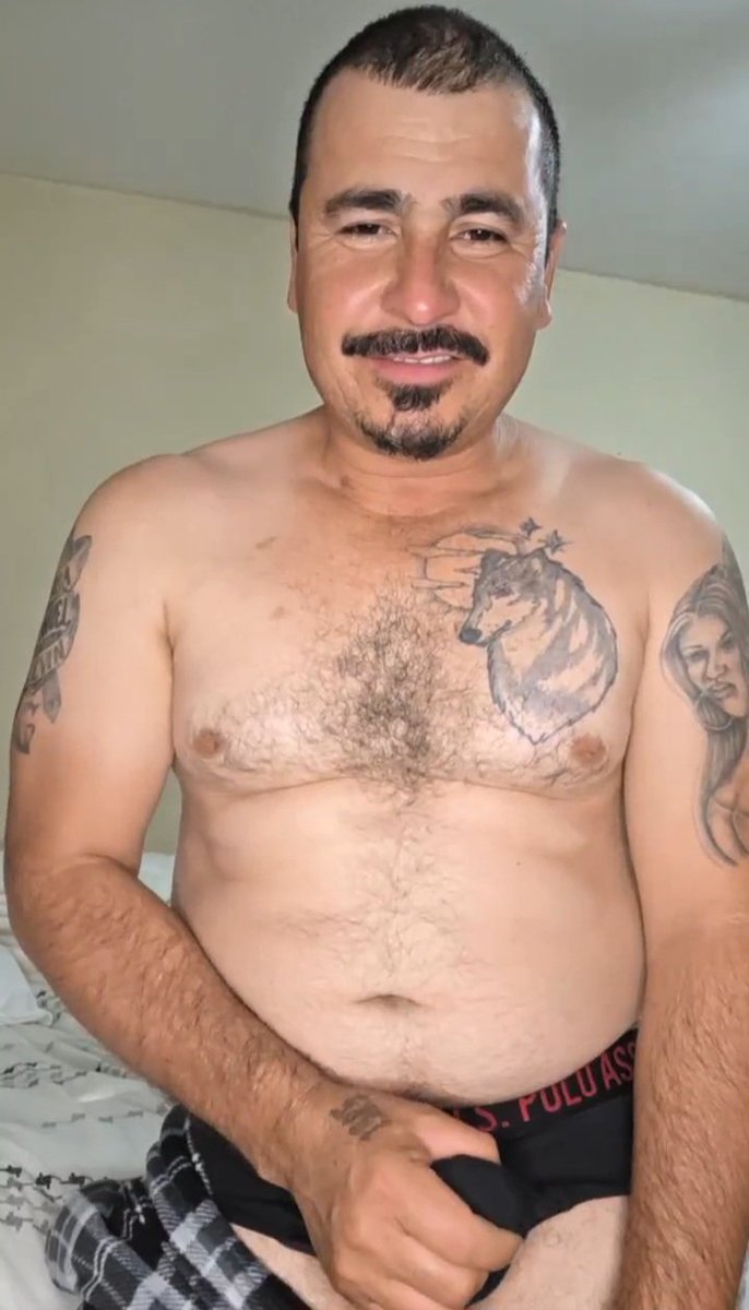 torrealbas234's tweet photo. Maldita perr. Ustede se comeria este hombre si estubiera sola https://t.co/zvvZbdOTGV