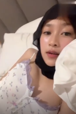 Awanvidev's tweet photo. Dia lagi nyanyi di kamar hotel, bikin kesel banget.

https://t.co/1XnZrtflvl

https://t.co/mSzjQfjLTL

Twimg dan videy kamu tahu nggak?  wkwkwk https://t.co/8sg0vJ3Vor