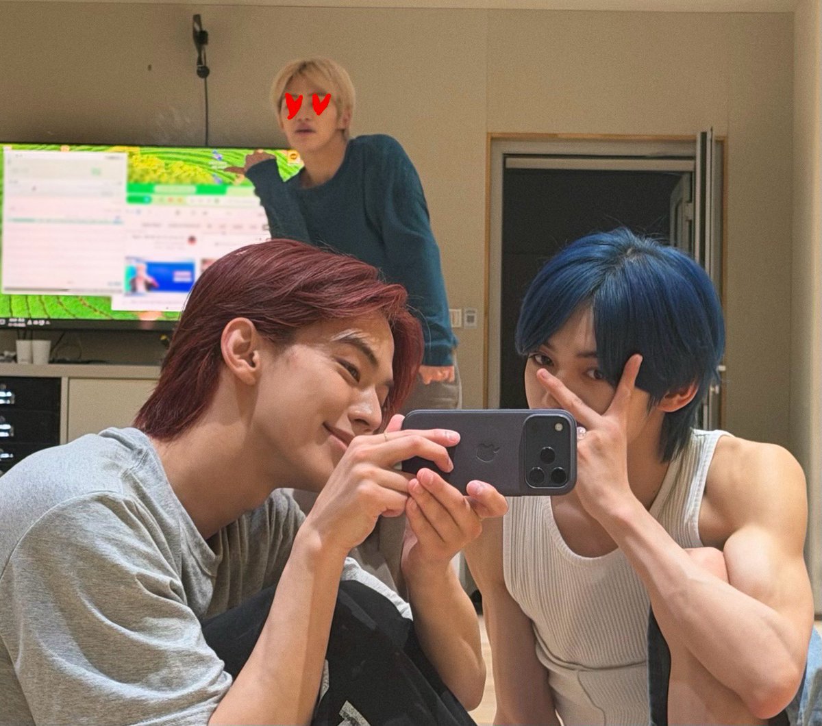 skrtjsrhdiddl's tweet photo. 이런씨발 https://t.co/WkWN3pWcMW