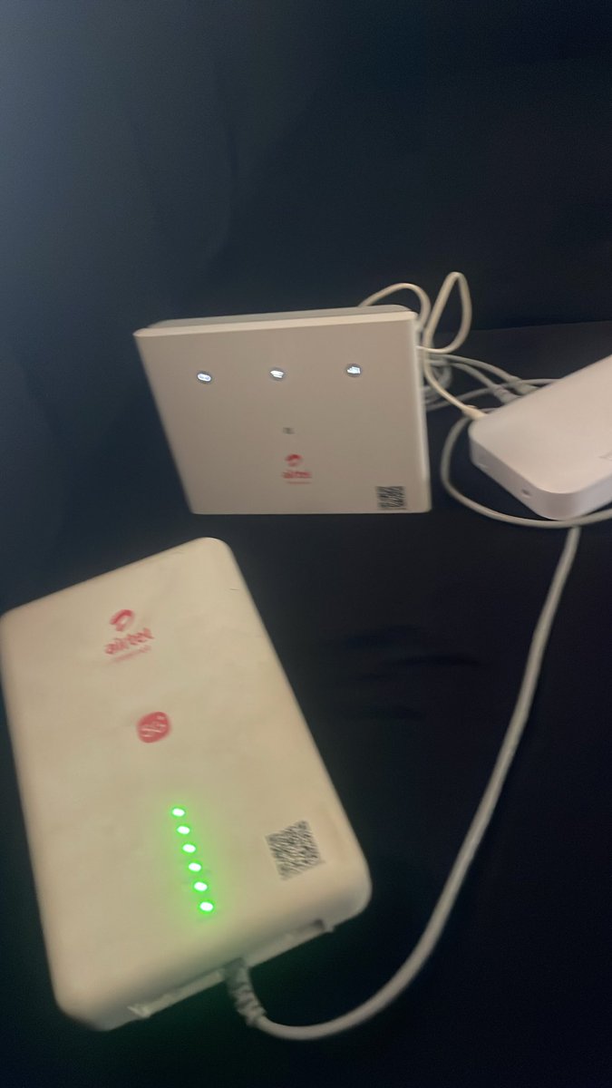 Mr_Clintsoft's tweet photo. Dear @AirtelNigeria  @Ai@NgComCommission kindly send your installer to come pick up your ODU that refused to work for 1month now … Kindly Note that the installer must come with my 25,000 cash Else he will be beaten to stupor .. Kindly ensure he comes pick it up .. Since it hard https://t.co/KV7JF8OI9X