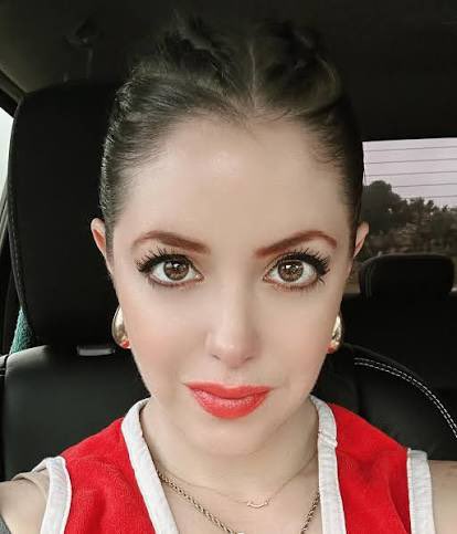 TheVerdugoEc's tweet photo. Cansada de que la suspendan de la Asamblea por mal educada, gritona y por difamar, Mónica Palacios se lanzará a la prefectura de Azuay para que ya no la jodan y pueda hacer lo que le da la gana.

¿Azuay permitirá que una ex-actriz XXX gobierne su provincia? https://t.co/N0xbzPuW8w
