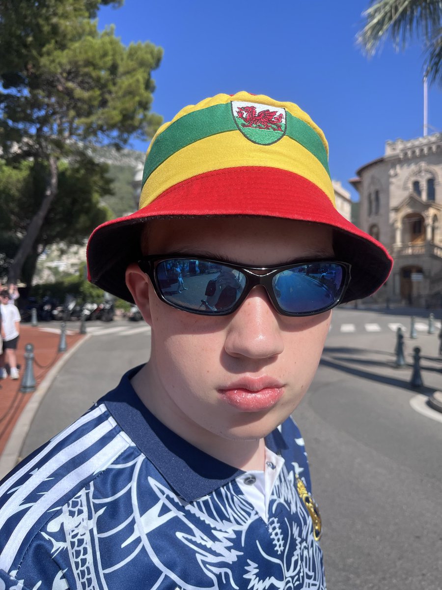 Gunitjack1912's tweet photo. Jacks on tour - me and my man doing the sites of Europe aka football stadia. Stadio Olimpico (Rome) completed ✔️ / Nou Camp (Barcelona) completed ✔️ / Stade King Louis II (Monaco) completed ✔️. Great holiday Uppa Swans https://t.co/Gq8ozpMJ58