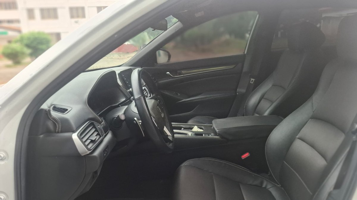 khlaphin's tweet photo. 2018 Honda Accord Sport
Push to start
Leather seats
Infotainment system
Reverse camera

Ghc200K https://t.co/kAMsRy7fnE