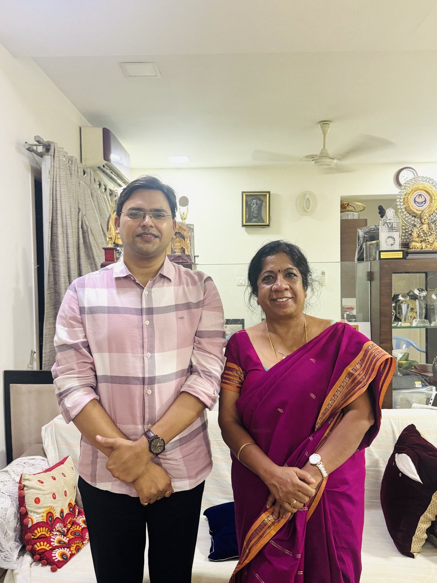 ITC_SaurabhP's tweet photo. In Chennai today , met CA. Nalini Padmanabhan -Chairperson of Infinity Foundation and Shri Gokul Krishnan-MD of Ninestars Global . 
Shri Gokul Ji will also grace the board of ITC from this FY. 
@IndiathinkOrg @CEC_ITC @IRFayodhya @SPSacuity https://t.co/ROfGOtD3ML