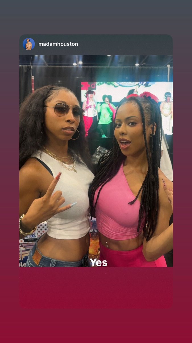 thekiranoir's tweet photo. anyway I had a great time at DreamCon this weekend!! Thank you everyone for being so sweet 🖤🖤 I’m already planning for next year! https://t.co/3HsxPkt3LR