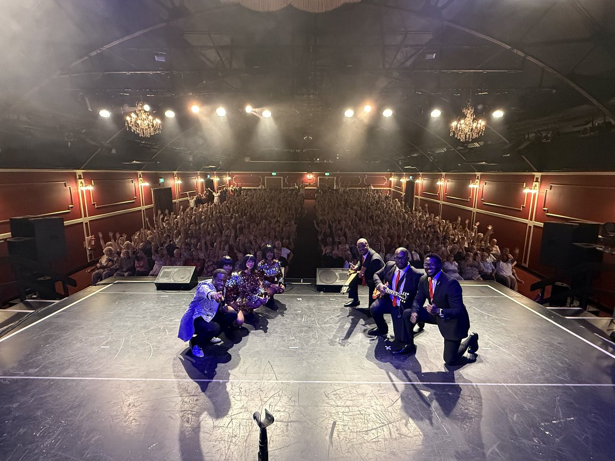 ANTRMOTOWNSHOW's tweet photo. Thank you #clacton for a  another sold out show. 
See you again on 10/06/27 
#anighttoremembermotownshow https://t.co/uSlDLSdQVW