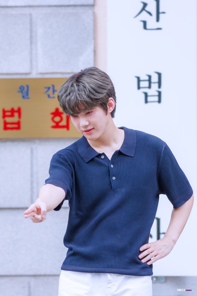 Violet_000000's tweet photo. [아웃캐스트]
2026.07.12 D 퇴근길

#박경호 배우님 https://t.co/GmDOBw9gN2