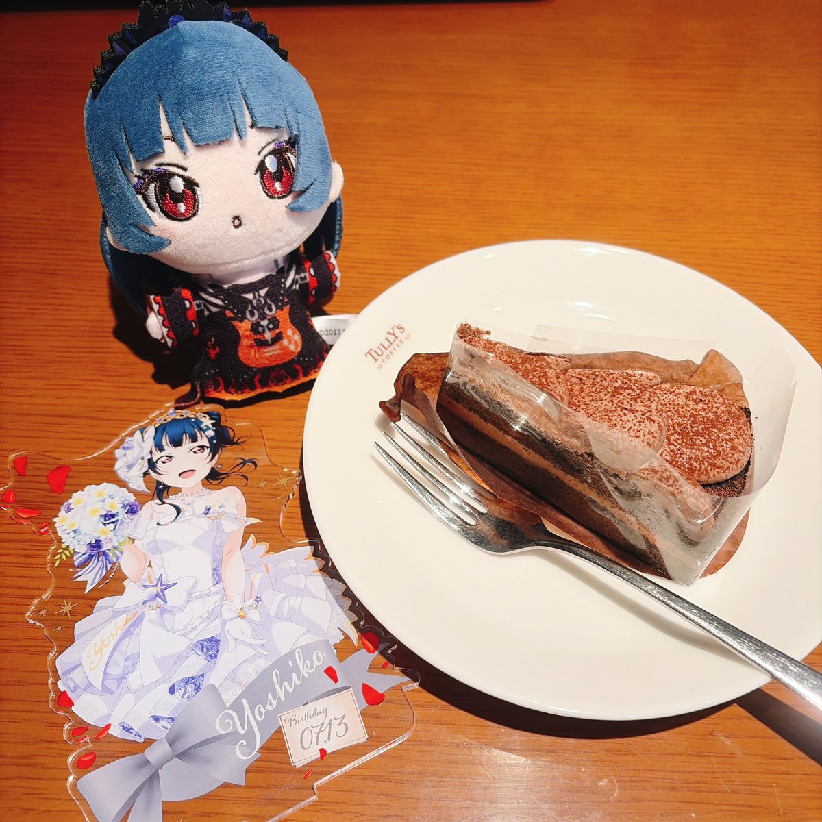 LittledemonRyu's tweet photo. Happybirthday!善子（ヨハネ）ちゃん!!

時間が作れず去年のように盛大にはできませんでした💦
（写真の祭壇はGIGO店舗のもの）
チョコケーキだけは死守したから許して…！

#津島善子生誕祭2026
#ヨハネ生誕祭2026 
#堕天使爆誕フェスティバル
#yohane #lovelive https://t.co/y4TwSTkDkw