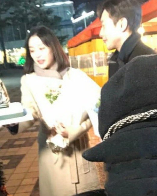 jweenie__'s tweet photo. 아흑 구씨미정 막촬때 사진이 진짜 영원히 좋음………… 너무 양아치깡패남자X아기토끼여자…… https://t.co/3buKJmXSWo