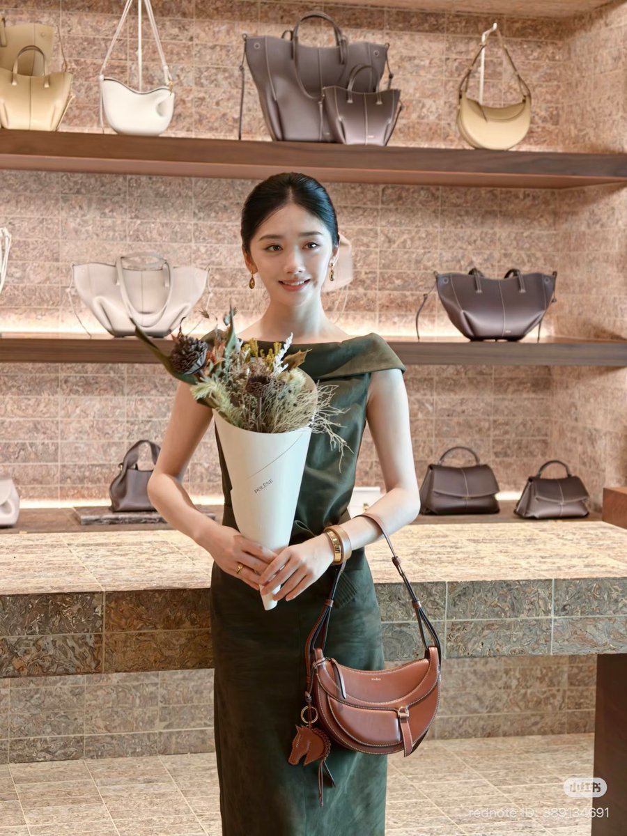 Athy_vinky's tweet photo. 13/07/2026,so gorgeous😍😍😍😍😍😍💚💚💚💚💚
#Wangyinglu https://t.co/GhMB9YQMHN