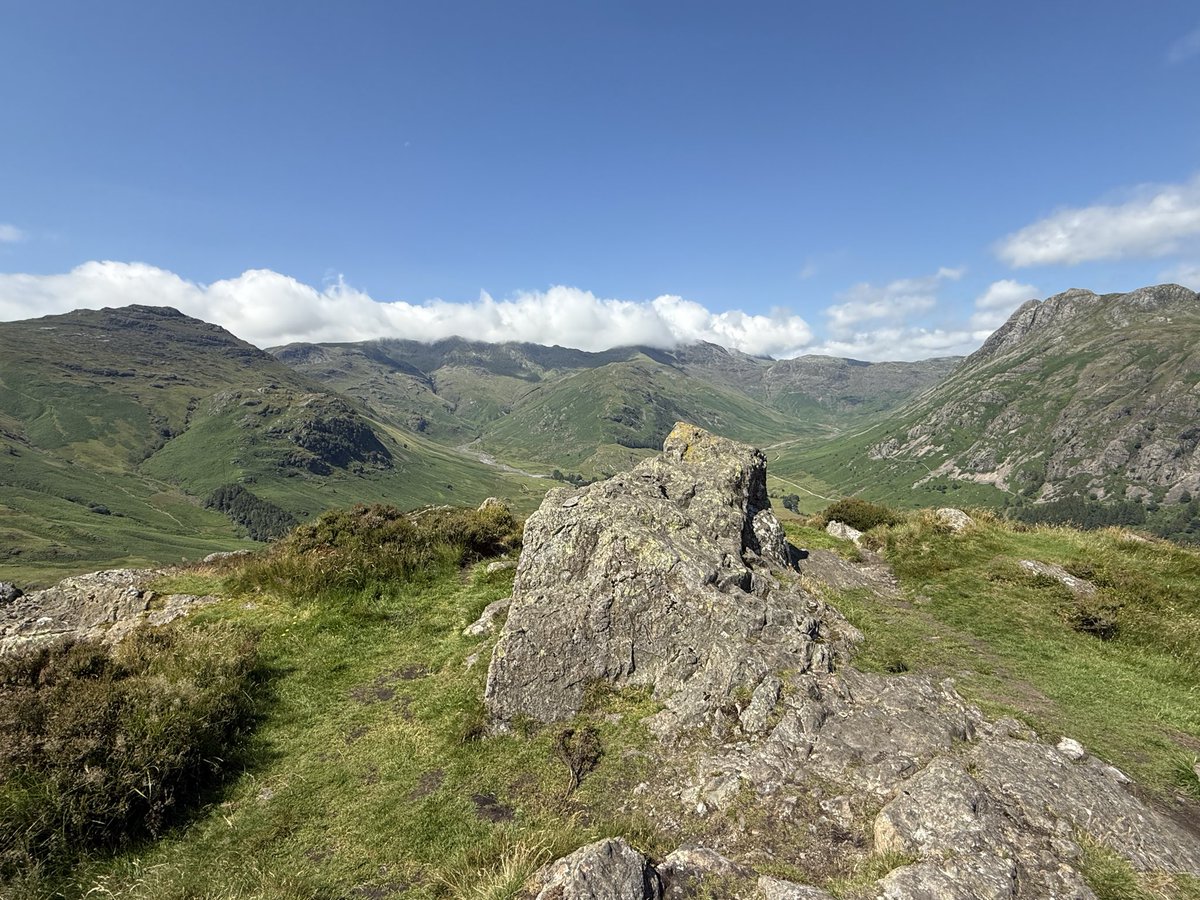 NorthernWalker1's tweet photo. Side Pike and the squeeze “fat man’s agony” in the English Lake District #sidepike #squeeze #fatmansagony #mountains #hills #view #hillwalking https://t.co/f5iQZ0752l