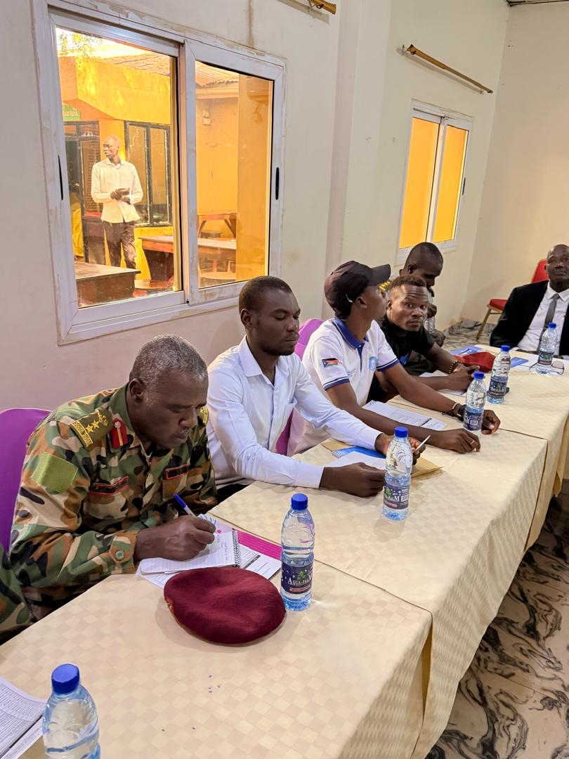 unmissmedia's tweet photo. Political parties, civil society representatives and organized forces came together in Wau 🇸🇸 for a #UNMISS-supported dialogue to strengthen civilian-military relations and promote peaceful political engagement ahead of elections. The forum provided a platform to address misinformation, build trust and cooperation, and identify practical ways to improve communication and prevent tensions. The initiative reflects UNMISS' continued support for inclusive political participation, conflict prevention, and the protection of civilians in advancing durable peace in #SouthSudan.
#A4P #InvestInPeace