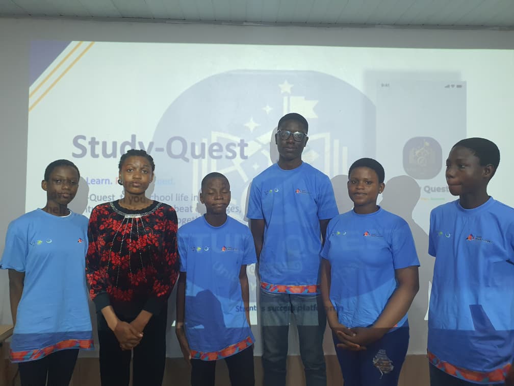 technovilleHQ's tweet photo. From ideas to prototypes. 🚀

Last Friday, our BDLI In-School students took the stage to present the Product Design solutions they have been developing over the past few weeks.

We're proud of how far they've come and even more excited about what's ahead.
💙 https://t.co/DVJWpp8y1g