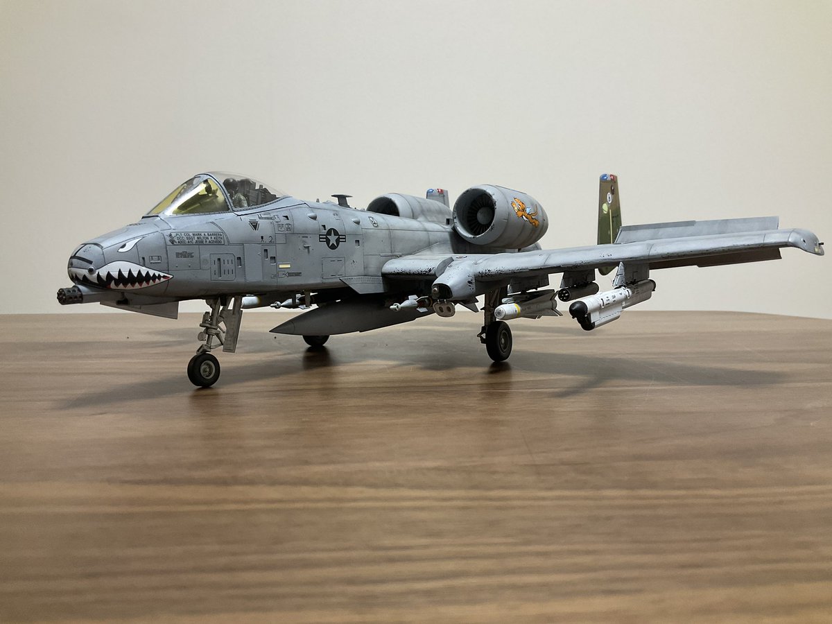 nao5152020156's tweet photo. アカデミー1/48 A10C完成しました。
6/20の軍団プラモ祭りの
搬入時の雨で破損したトラブルから復活！
大迫力の姿にうっとり😍作ってよかった！
撮影は週末にします！ https://t.co/p6N3baWcEQ