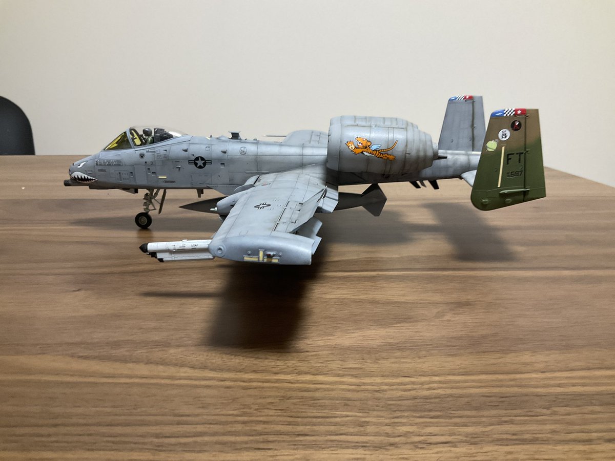 nao5152020156's tweet photo. アカデミー1/48 A10C完成しました。
6/20の軍団プラモ祭りの
搬入時の雨で破損したトラブルから復活！
大迫力の姿にうっとり😍作ってよかった！
撮影は週末にします！ https://t.co/p6N3baWcEQ